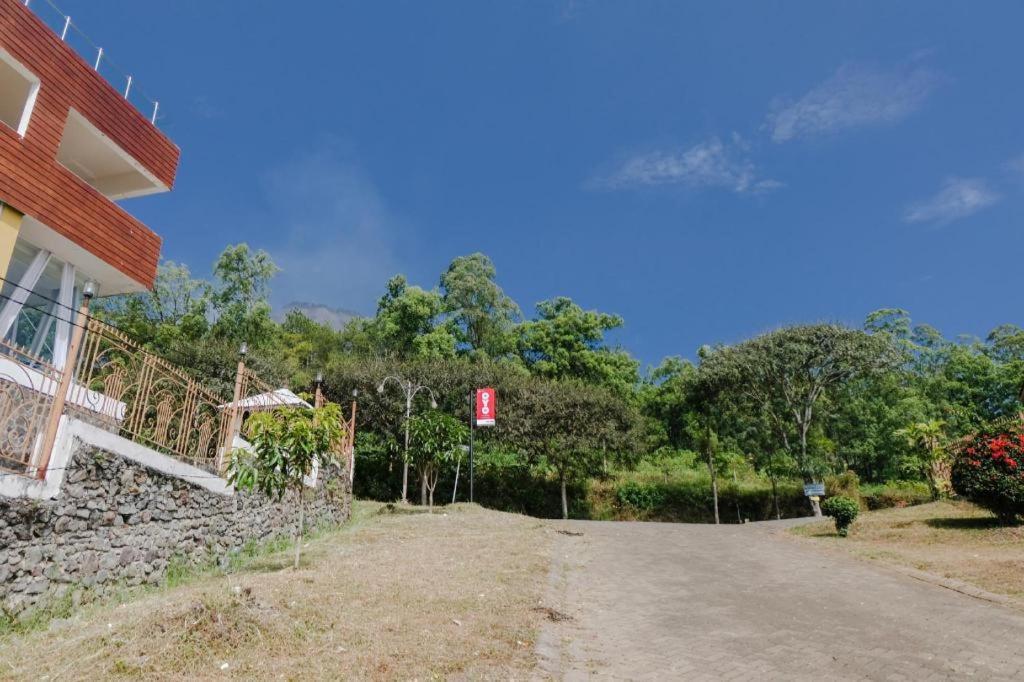 OYO 1194 Villa Bukit Panderman Residence Batu (East Java) Exterior foto