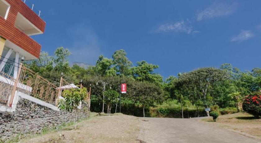 OYO 1194 Villa Bukit Panderman Residence Batu (East Java) Exterior foto